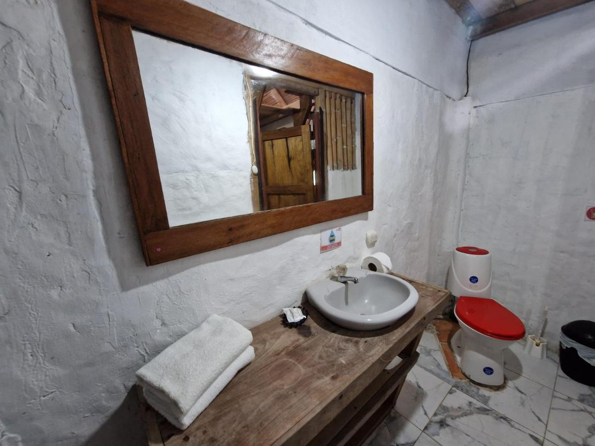 Kamala Surf & Backpacker Hostel Montañita Dış mekan fotoğraf